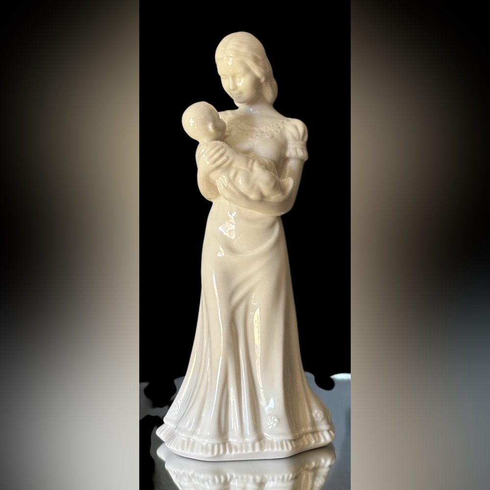 LENOX China Jewels Collection “Quite Time” Figurine